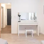 In Lueneburg, 2 Zimmer, Kueche, 80 Qm 아파트 *