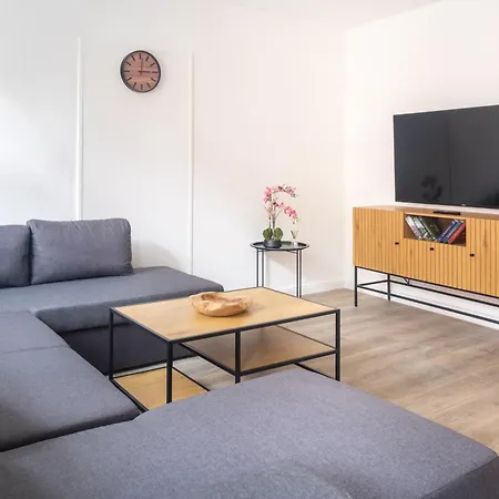 In Lueneburg, 2 Zimmer, Kueche, 80 Qm Apartman