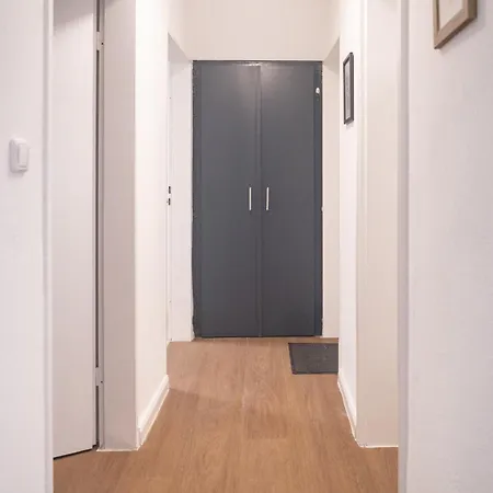 In Lueneburg, 2 Zimmer, Kueche, 80 Qm *