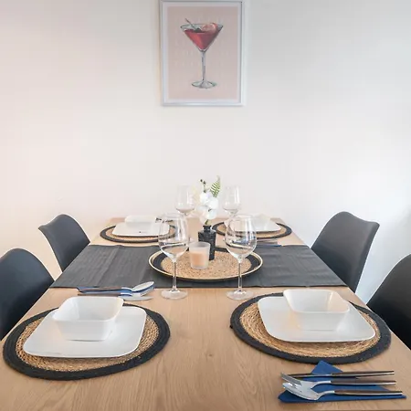 In Lueneburg, 2 Zimmer, Kueche, 80 Qm