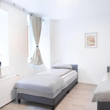 Apartment In Lueneburg, 2 Zimmer, Kueche, 80 Qm *