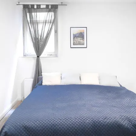 In Lueneburg, 2 Zimmer, Kueche, 80 Qm *