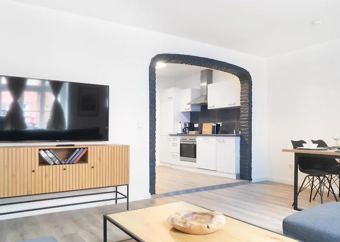 In Lueneburg, 2 Zimmer, Kueche, 80 Qm Lüneburg