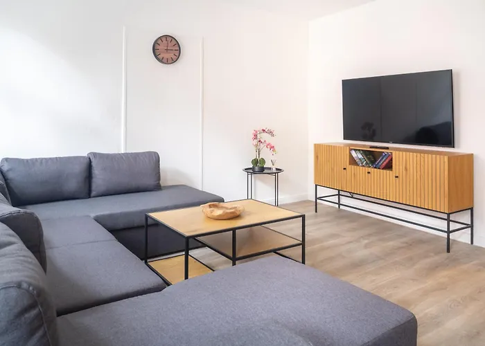 In Lueneburg, 2 Zimmer, Kueche, 80 Qm Lägenhet