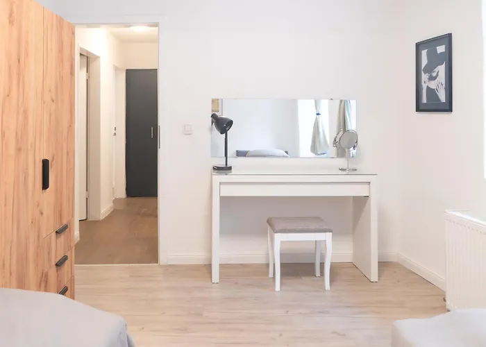 In Lueneburg, 2 Zimmer, Kueche, 80 Qm Appartement *